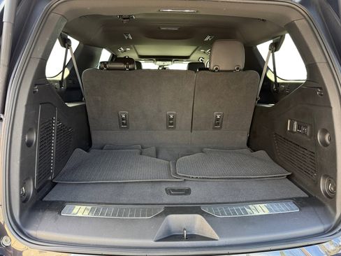 Used 2023 GMC Yukon XL Denali image 17