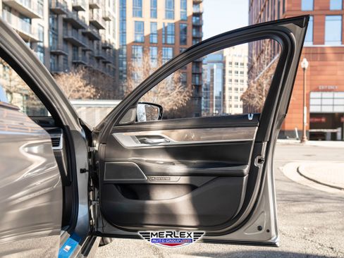 Used 2020 BMW 750i xDrive xDrive M SPORT LINE w/ Executive Package image 47