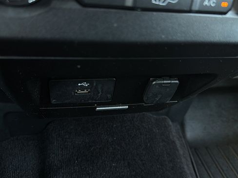 Used 2017 Ford F150 XLT AWD/4WD image 18
