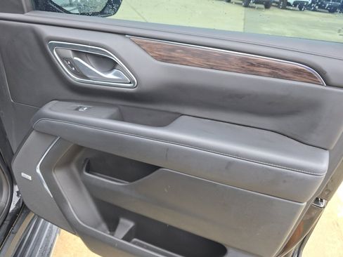 Used 2022 Chevrolet Tahoe LT w/ Luxury Package image 15