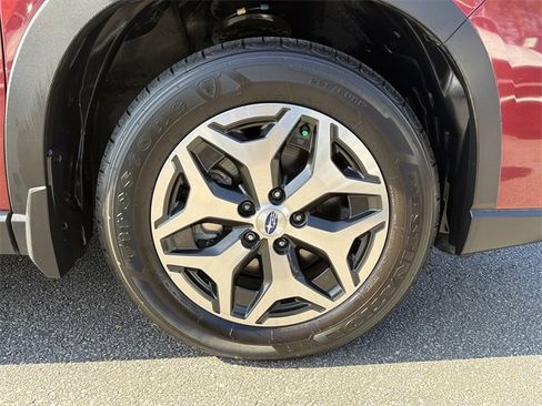 Used 2021 Subaru Forester Premium image 12