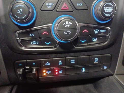 Used 2018 RAM 1500 Rebel w/ Luxury Group image 17