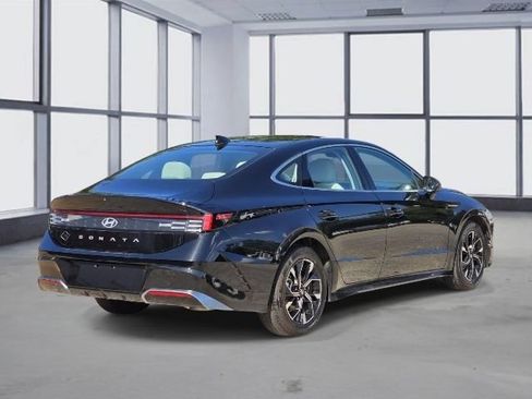 Used 2025 Hyundai Sonata SEL FWD image 7