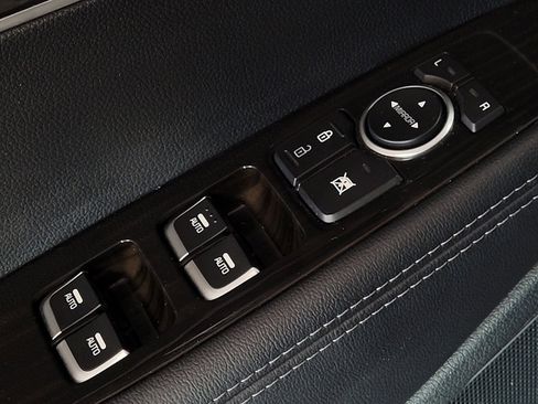 Used 2020 Kia Sorento LX FWD image 27