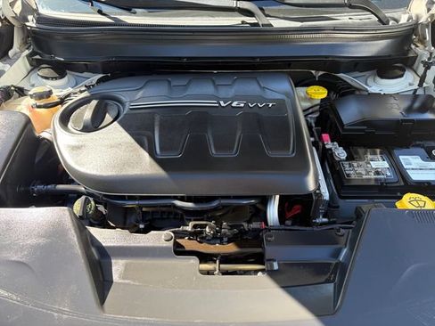 Used 2017 Jeep Cherokee 75th Anniversary FWD image 21