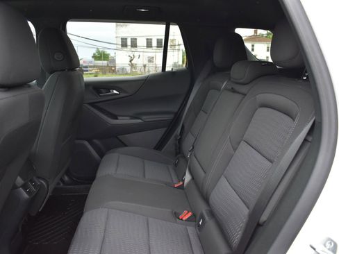 Used 2025 Chevrolet Equinox LT w/ Safety and Technology Package FWD image 16