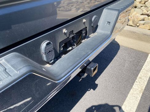Used 2019 Chevrolet Silverado 1500 LT w/ Texas Edition RWD image 6