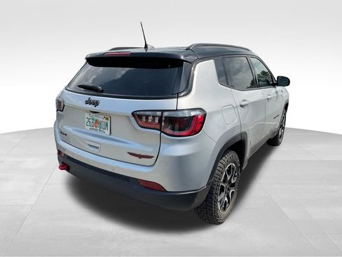 Used 2025 Jeep Compass Trailhawk AWD/4WD image 7