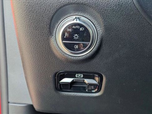 Used 2023 Mercedes-Benz C 300 Sedan image 13