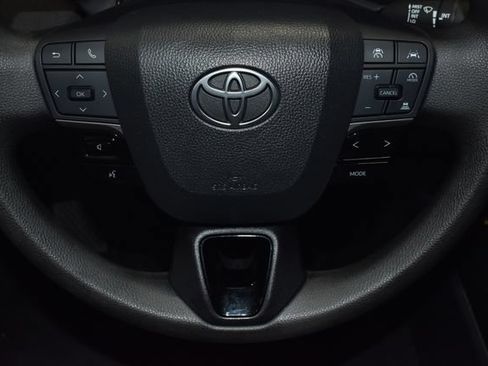 Used 2025 Toyota Camry LE FWD image 29