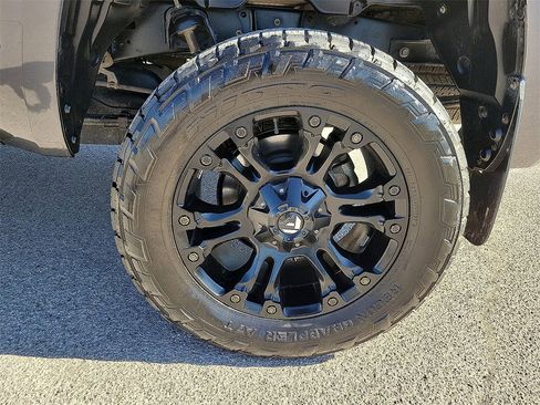 Used 2017 Toyota Tundra SR5 w/ SR5 Upgrade Package image 10