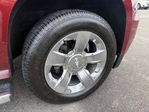 Used 2018 Chevrolet Tahoe LT w/ LT Signature Package image 46