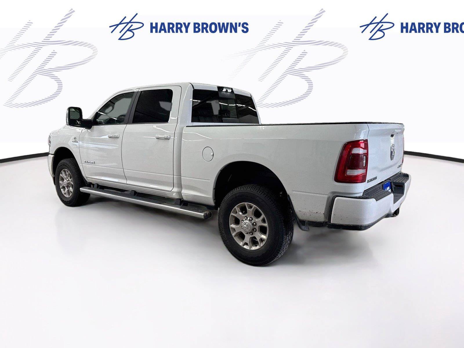 Used 2024 RAM 2500 Laramie AWD/4WD image 2