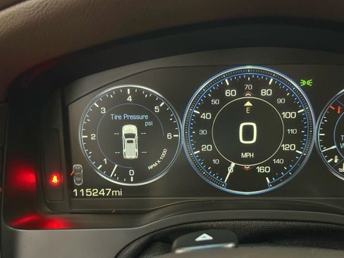 Used 2015 Cadillac Escalade Premium image 24