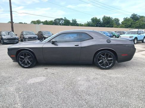 Used 2019 Dodge Challenger SXT w/ Blacktop Package RWD image 4