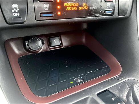 Used 2021 Toyota RAV4 Limited image 31