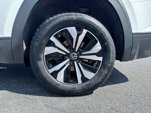 Used 2024 Volkswagen Atlas SE AWD/4WD image 26