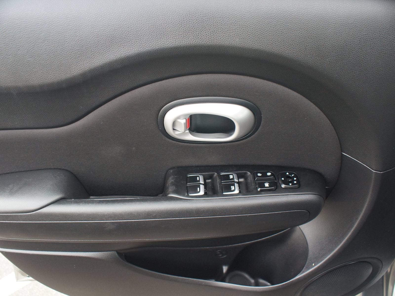 Used 2018 Kia Soul + FWD image 18