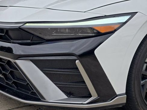 Certified 2025 Hyundai Elantra N Line FWD image 9