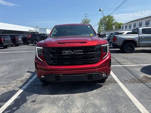 Used 2023 GMC Sierra 1500 Elevation w/ LPO, Elevation Black Package AWD/4WD image 10