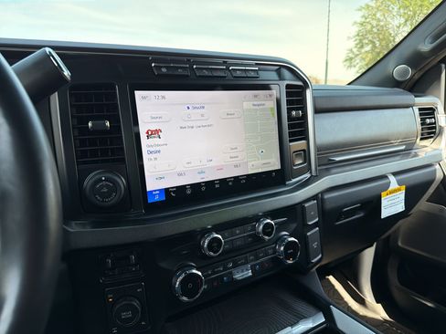 Used 2023 Ford F350 Platinum w/ FX4 Off-Road Package AWD/4WD image 3