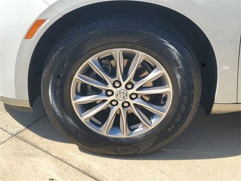 Used 2024 Buick Enclave Premium image 11