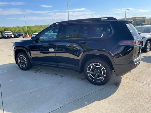 New 2026 Jeep Cherokee Laredo AWD/4WD image 2