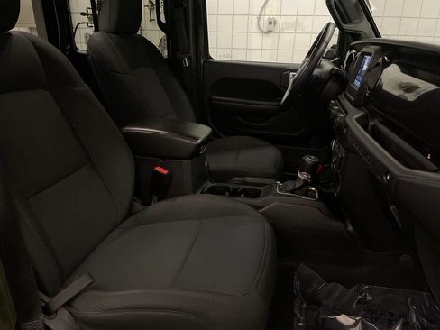 Used 2021 Jeep Wrangler Unlimited Sport AWD/4WD image 18
