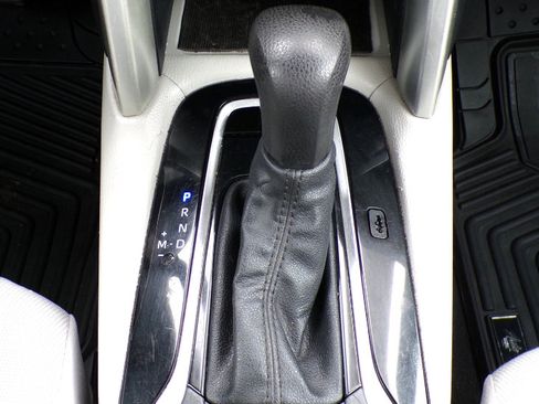 Used 2022 Toyota Corolla Cross L image 18