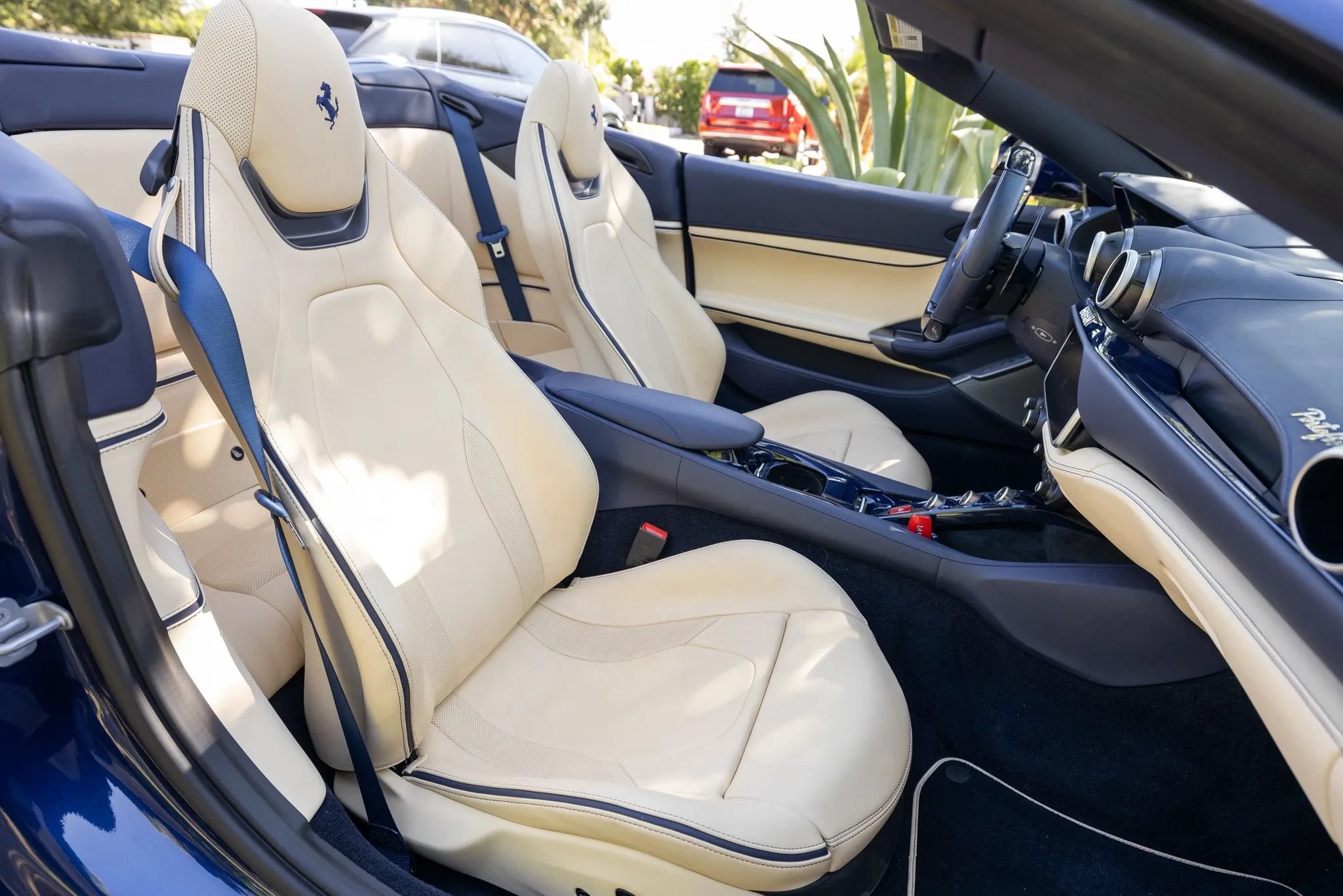 Used 2023 Ferrari Portofino M RWD image 39