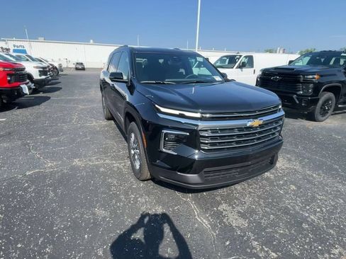 Used 2026 Chevrolet Traverse LT w/ Driver Confidence Package AWD/4WD image 4