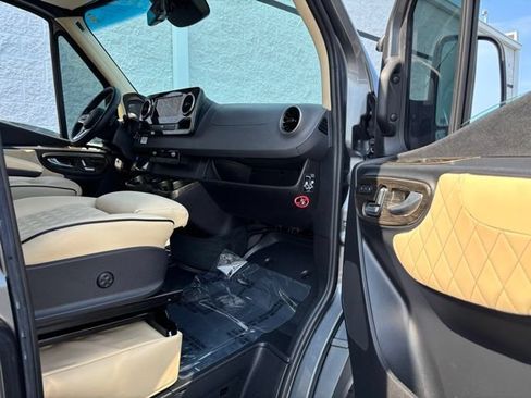 Used 2023 Mercedes-Benz Sprinter 3500 w/ Parking Package image 22
