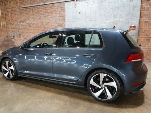 Used 2018 Volkswagen GTI SE FWD image 11