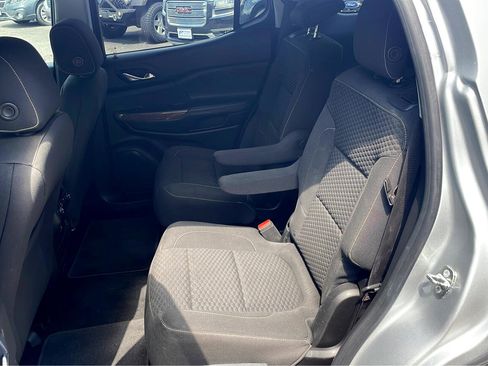 Used 2018 GMC Acadia SLE image 26