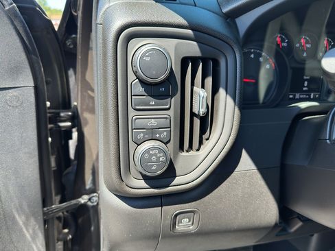 Used 2020 Chevrolet Silverado 2500 Custom w/ Custom Value Package AWD/4WD image 18