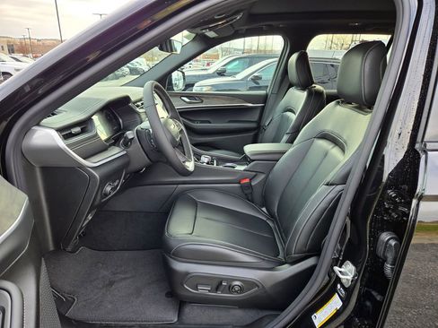 New 2025 Jeep Grand Cherokee Limited image 14