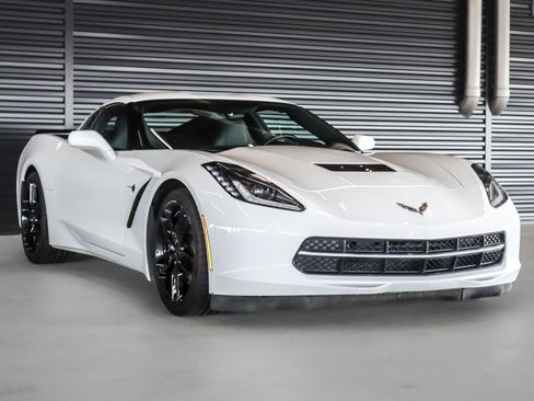 Used 2019 Chevrolet Corvette Stingray Coupe w/ 1LT image 7