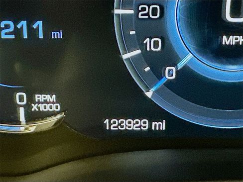 Used 2020 Cadillac Escalade Premium Luxury image 14