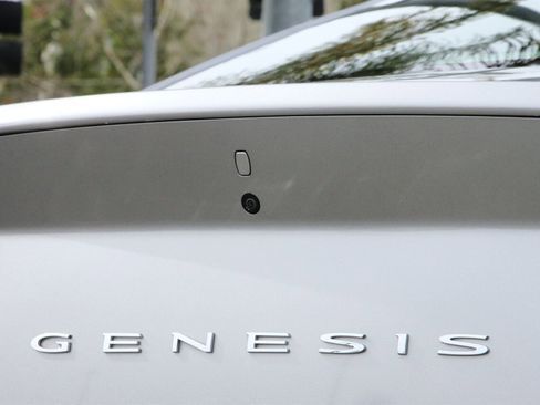 Used 2022 Genesis G70 2.0T image 13