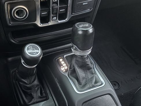 Used 2021 Jeep Wrangler Unlimited Sahara image 5