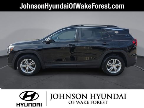 Used 2023 GMC Terrain SLE w/ Driver Convenience Package image 16