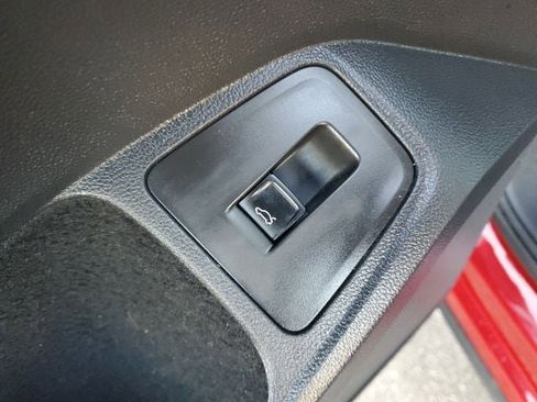 Used 2019 Volkswagen Tiguan SEL image 15