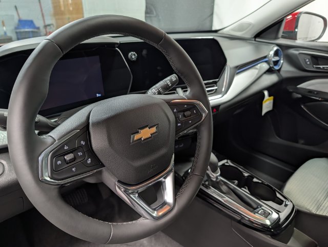 New 2026 Chevrolet Trax LT w/ Sunroof Package FWD image 17