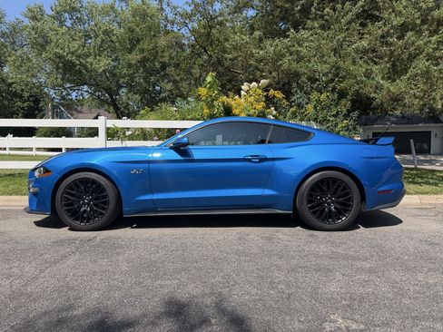 Used 2019 Ford Mustang GT Premium w/ GT Performance Package RWD image 4
