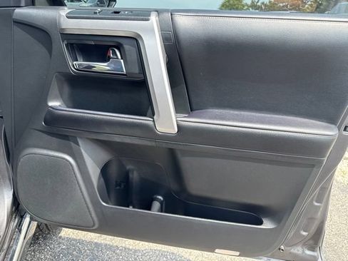 Used 2022 Toyota 4Runner Limited AWD/4WD image 24
