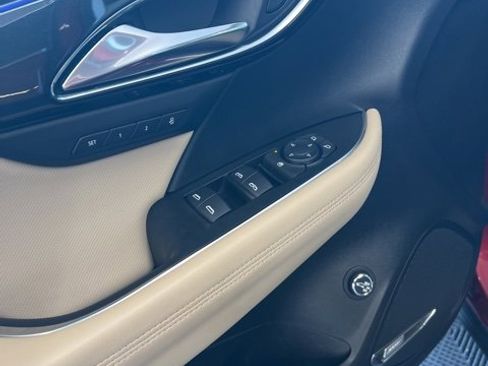 Used 2024 Buick Envision Preferred image 11