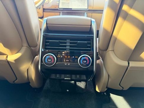 New 2026 Land Rover Range Rover Long Wheelbase SE AWD/4WD image 12