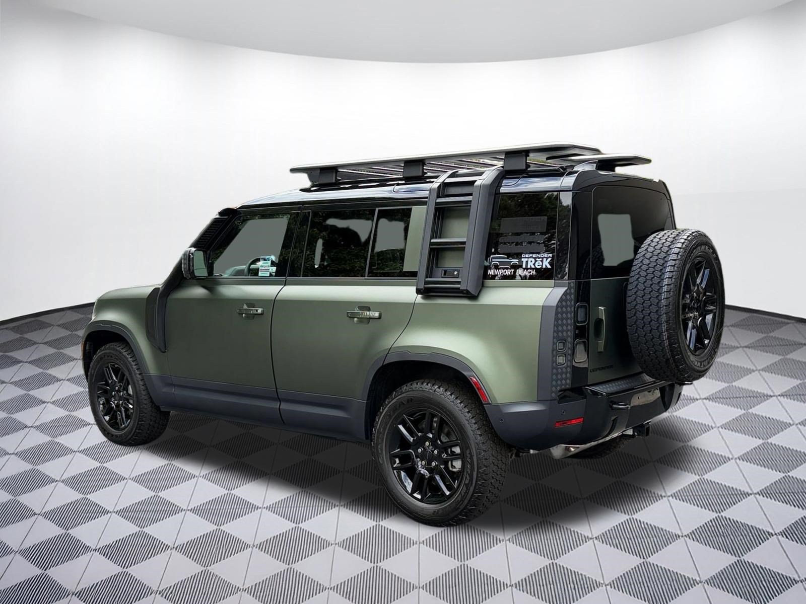 New 2026 Land Rover Defender 110 S AWD/4WD image 3