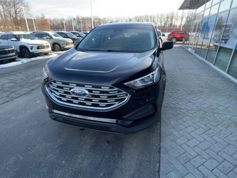 Used 2020 Ford Edge SE image 3