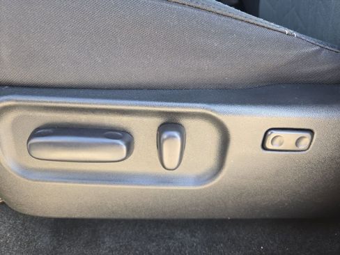 Used 2020 Toyota Tacoma TRD Sport w/ Technology Package image 16